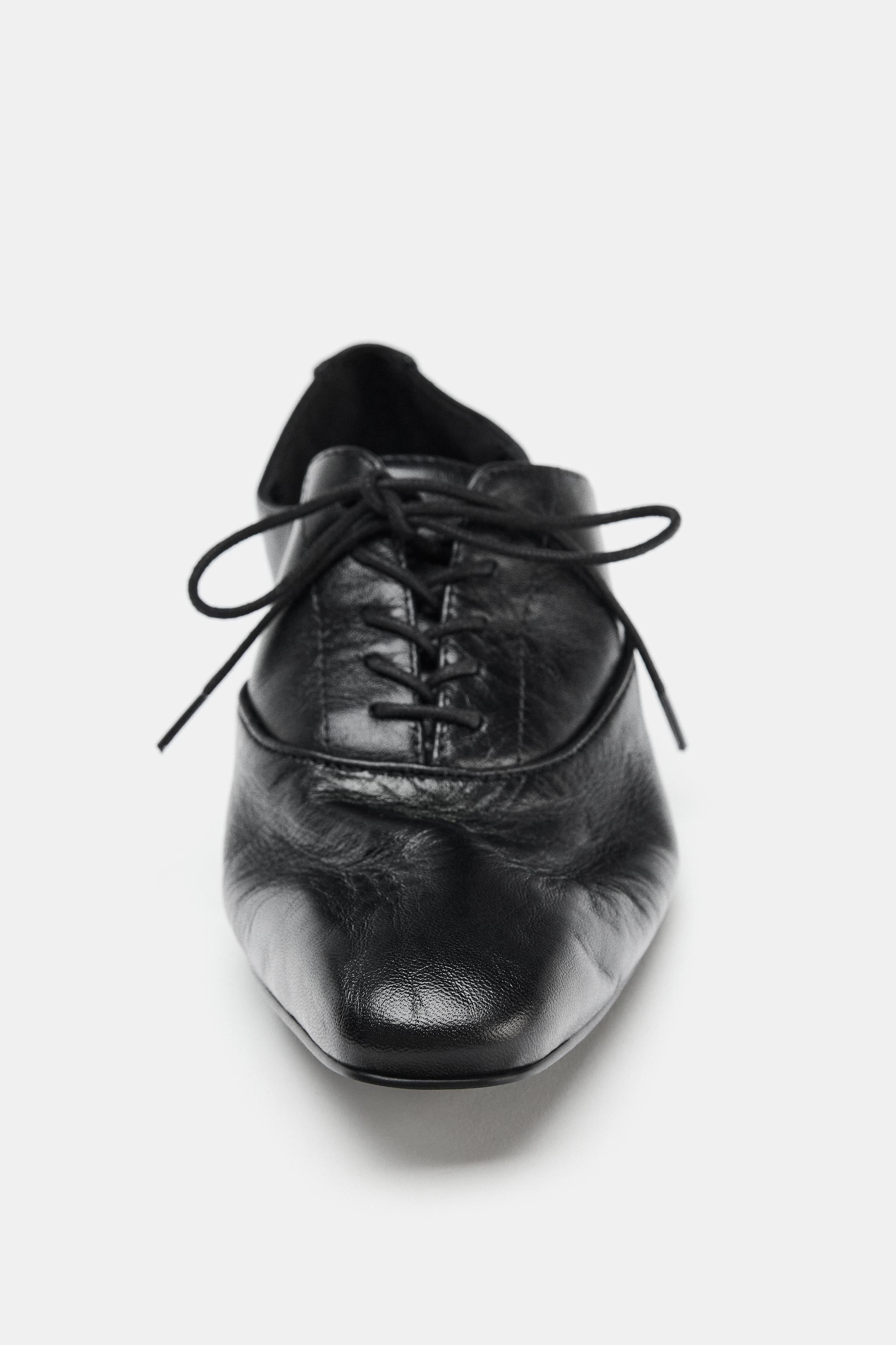 LACED LOW HEEL LEATHER SHOES